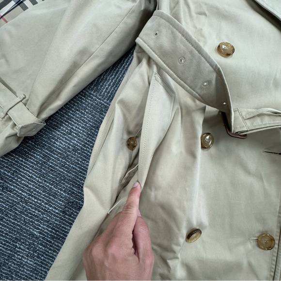BURBERRY TRENCH COAT CAPE - Picture 14 of 16